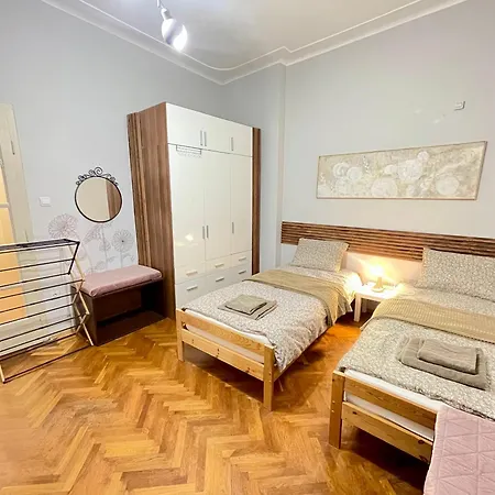 'tide Frame' - Big, Super Central, 2 Bathrooms Burgas City