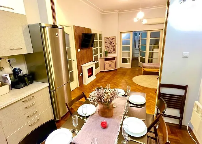 'tide Frame' - Big, Super Central, 2 Bathrooms