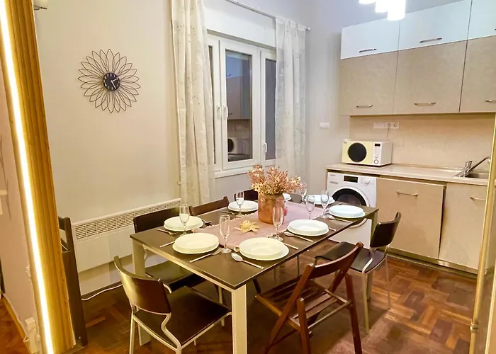 'tide Frame' - Big, Super Central, 2 Bathrooms Burgas