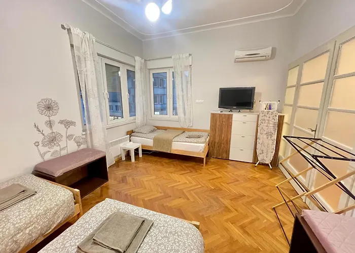 'tide Frame' - Big, Super Central, 2 Bathrooms *