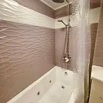 'tide Frame' - Big, Super Central, 2 Bathrooms Apartment
